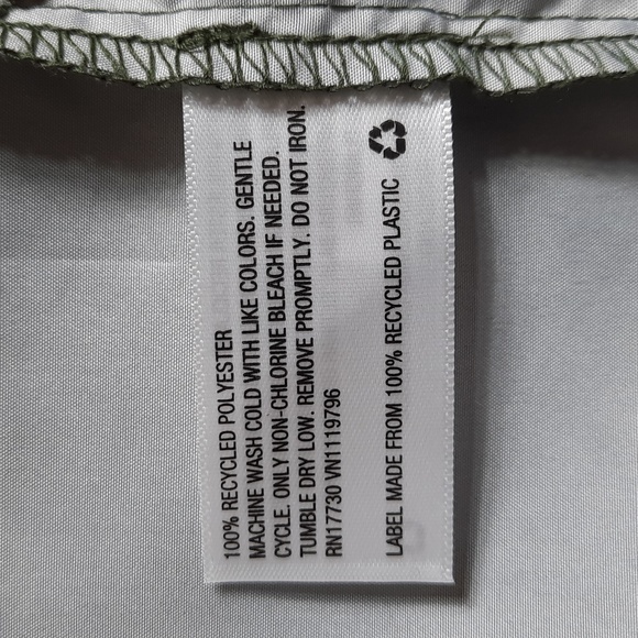 Camouflage Windbreaker - Size M - New With Tags - Picture 10 of 11